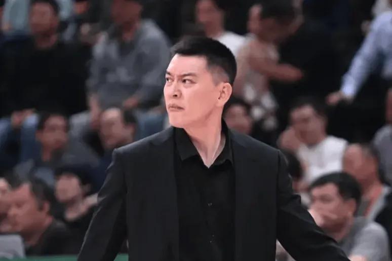 九游官网-杨鸣73字回应辞职！愧疚对不起球迷，致谢队内支持，评论区太暖心