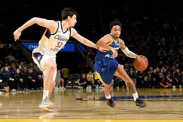 九游体育官方网站-相当可靠的得分手！勇士二队后场新秀的表现真是渐入佳境？